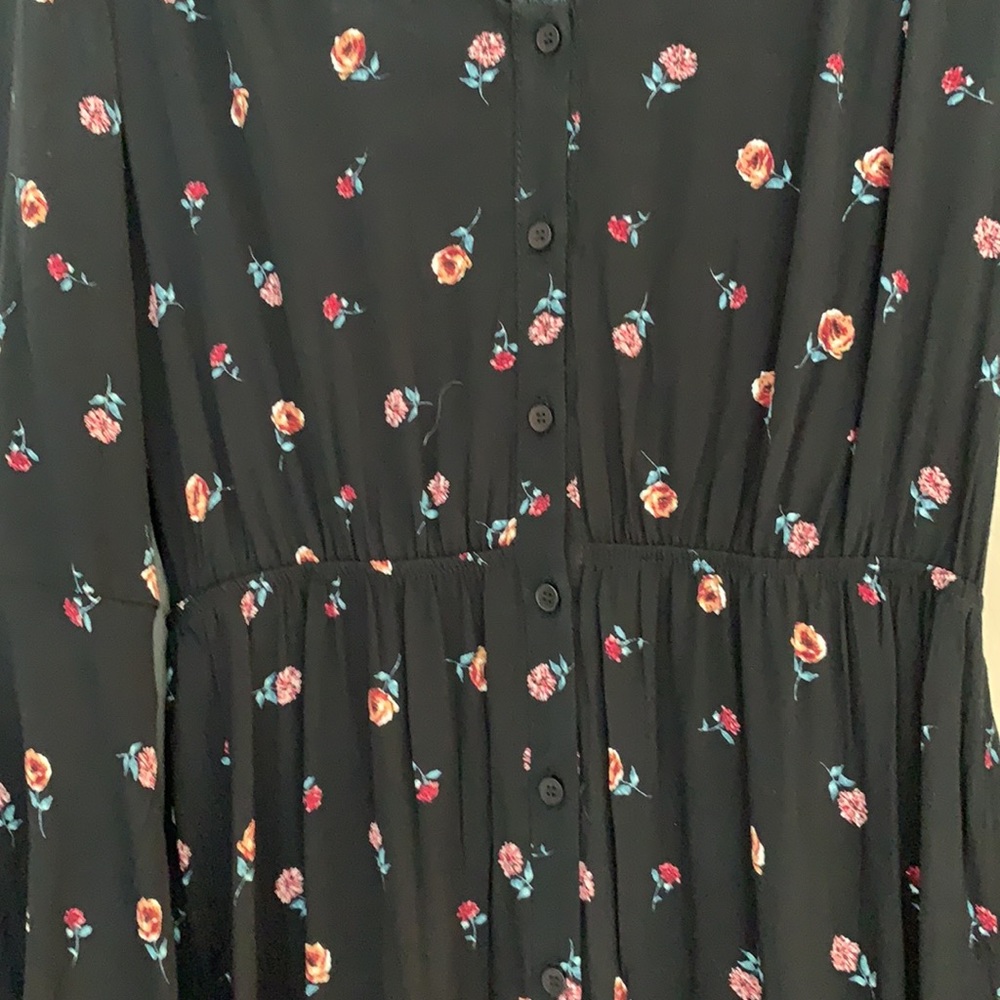 Black Long Sleeve Floral Midi Dress - Picture 3 of 3